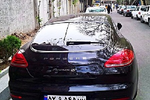 شب ها از ترس پورشه های آقازاده های مست مجبورم وسط اتوبان رانندگی کنم!