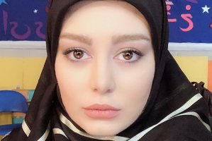 کلافه شدن سحر قریشی از گرمای تابستان! عکس