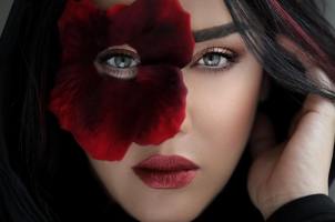 ظاهر جدید سارا منجزی با اكستنشن فانتزی مو هایش! عکس