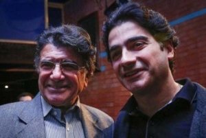 عکس جالب همایون شجریان در آغوش پدرش در کودکی