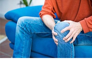 چرا در هنگام حرکت زانوهایم صدا می دهند؟