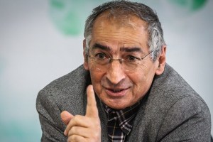 زیباکلام: پیروزی تلگرام، باعث شد که روحانی این حرف ها را بزند