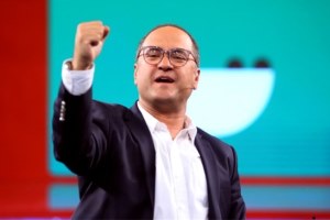 با رامبد جوان در نمایشگاه کتاب دیدار کنید