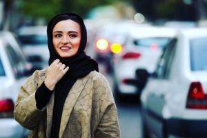تفاوت چهره گلاره عباسی در دوران دبیرستان و امروزش! عکس