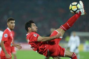 هجوم هواداران پرسپولیس برای رای دادن به گل شجاع خلیل زاده