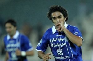 ستاره سابق استقلال و پرسپولیس کرونایی شد! + عکس وی در بیمارستان