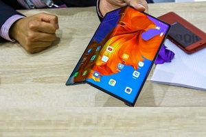 گوشی Huawei Mate X2 یک نمایشگر تاشدنی رو به درون خواهد داشت