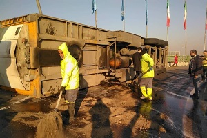 واژگونی کامیون نوشابه در بزرگراه آزادگان