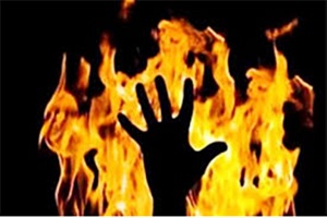 دایی خشمگین ، خواهرزاده اش را آتش زد  