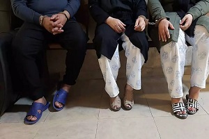 سرقت ماهرانه زن جوان با همدستی شوهر و خواهرشوهرش