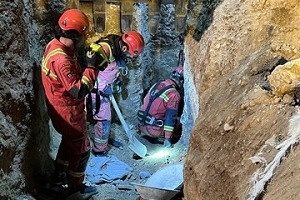 ریزش مرگبار چاه بر سرکارگر در غرب تهران 