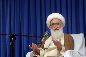 نوری همدانی: مردم با نگرانی و سختی روبرو هستند 