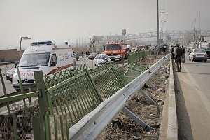 سقوط خودرو از روی پلی در تهران