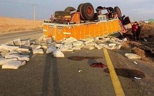 واژگونی کامیون کار دست راننده حامل تریاک داد