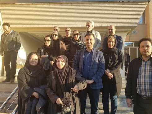 حضور سینماگران برای همدردی با مردم کرمانشاه حضور سینماگران برای همدردی با مردم کرمانشاه