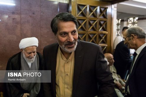 عمادالدین باقی در مراسم ختم محمد بسته نگار عمادالدین باقی در مراسم ختم محمد بسته نگار