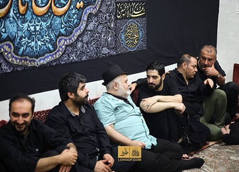 اکبر عبدی و هنرمندان در هیئت عزاداری ریحانة الحسین (ع) محرم,عزاداری محرم,هنرمندان در هیات,هنرمندان در عزاداری,عکس بازیگران در محرم
