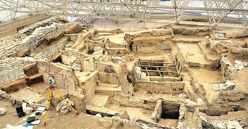 چتل هویوک Çatalhöyük ترکیه محوطه باستانی ترکیه,شهرهای تاریخی ترکیه,آثار باستانی ترکیه,سایت باستان شناسی ترکیه,سفر به ترکیه,گردشگری ترکیه,آثار تاریخی ترکیه
