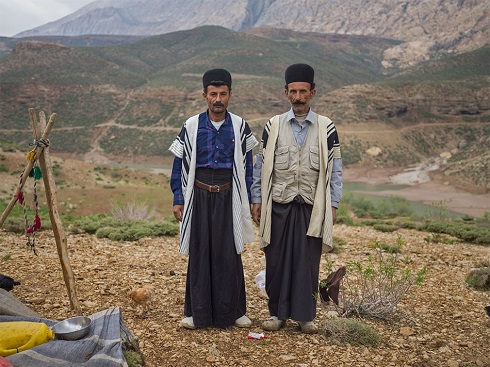 خانواده چادر نشین زندگی عشایر,عشایر دامنه زاگرس,عکس زندگی عشایر,چادرنشینان زاگرس,سختی های زندگی عشایر