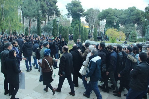 تشییع حسین محب اهری,هنرمندان در مراسم تشییع,حسین محب اهری,درگذشت حسین محب اهری,عکس بازیگران در مراسم تشییع