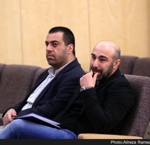 گریه کردن محسن تنابنده در مراسم خشایار الوند گریه کردن محسن تنابنده در مراسم خشایار الوند