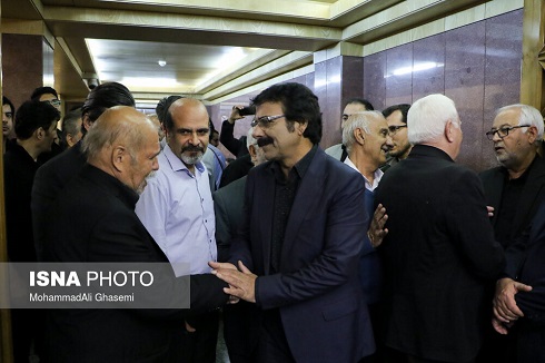 علیرضا افتخاری در مجلس ختم بهنام صفوی علیرضا افتخاری در مجلس ختم بهنام صفوی