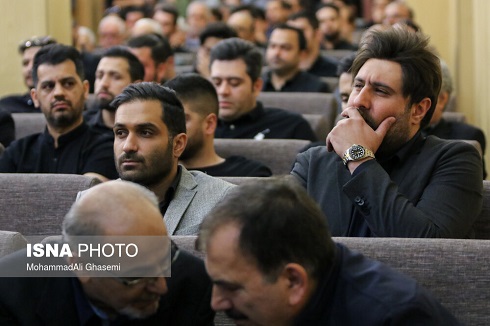 محمد علیزاده در مراسم ترحیم بهنام صفوی محمد علیزاده در مراسم ترحیم بهنام صفوی