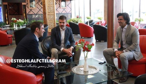 آندرهآ استراماچونی در فرودگاه آندرهآ استراماچونی در فرودگاه