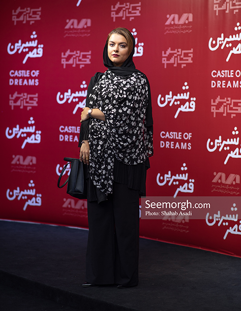 دنیا مدنی,قصر شیرین