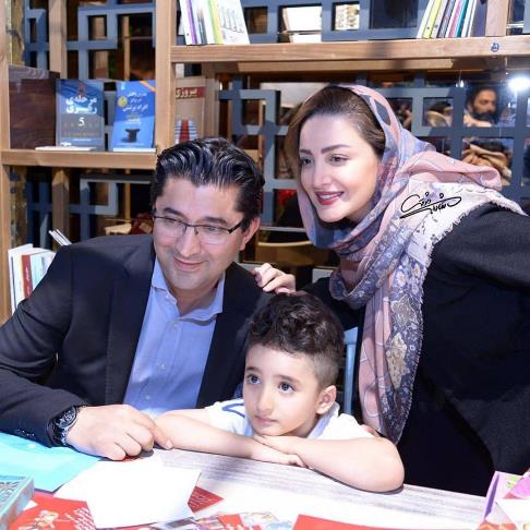 شیلا خداداد و همسر و فرزندش در جشن رونمایی کتابش شیلا خداداد,جشن کتاب شیلا خداداد,رونمایی از کتاب شیلا خداداد,همسر شیلا خداداد,آزار جنسی کودکان,بعضی رازها را نباید نگه داشت