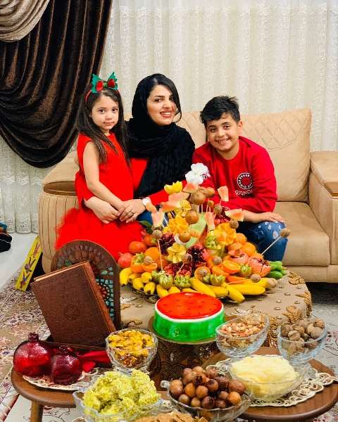 همسر و فرزندان هادی نوروزی در شب یلدا