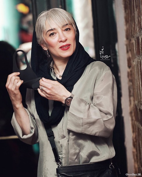 پانته آ پناهی ها در نمایشگاه هادی کاظمی پانته آ پناهی ها در نمایشگاه هادی کاظمی