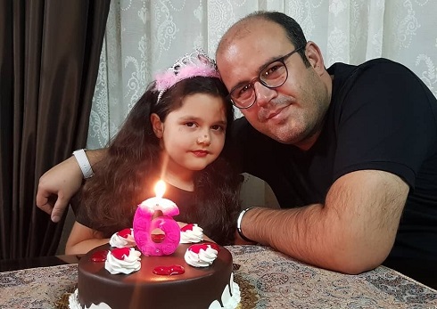 بهرام نازمهر در کنار دخترش بهرام نازمهر در کنار دخترش