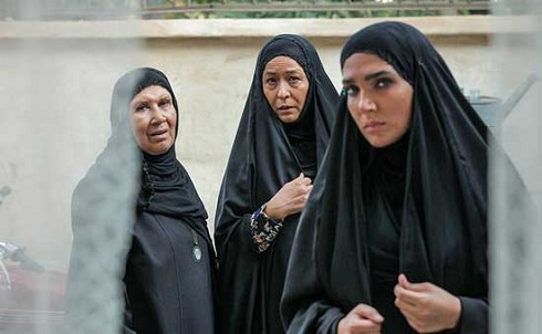 سارا رسول زاده و آزیتا حاجیان در نجلا سارا رسول زاده و آزیتا حاجیان در نجلا