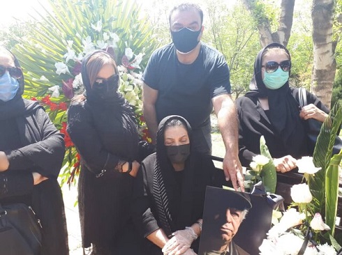 مهوش وقاری در خاکسپاری همسرش محسن قاضی مرادی مهوش وقاری در خاکسپاری همسرش محسن قاضی مرادی