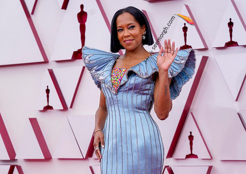 رجینا کینگ Regina King روی فرش قرمز مراسم اسکار 2021