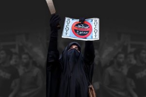 روزه خواری قمه زنان معترض به فیلم رستاخیز در ملأ عام!