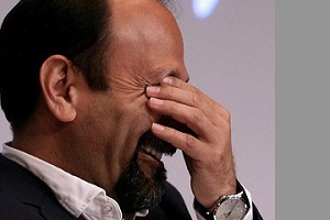 شوخی های عجیب با اصغر فرهادی در خندوانه: در حمام را ببندید!