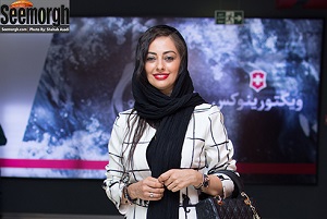 اکران مردمی زیر سقف دودی: نفیسه روشن, فریبا متخصص و ...