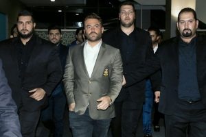 کدام بازیگران ایرانی همیشه بادیگارد همراه شان است و چرا؟