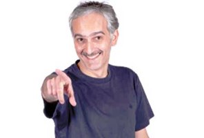 نامه یوسف صیادی به بیژن بنفشه خواه بخاطر شوخی با بینی او در خندوانه!