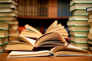 لیست کتاب هایی که حتما باید بخوانیم