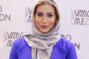 فریبا نادری و ساناز سماواتی با چادر های خاص و جالب! عکس