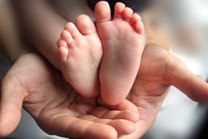چه زمانی سزارین مجاز می شود؟