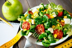 قوانین مهم سالادخوری برای افراد چاق و لاغر!!