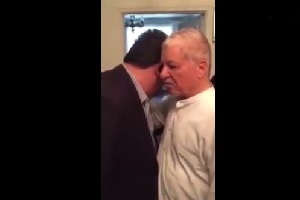  لحظه خداحافظی مهدی هاشمی از پدرش+ فیلم