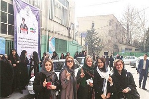 از نوید محمدزاده و مهناز افشار تا حمید فرخ نژاد پای صندوق های رای