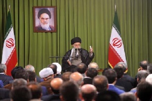 شرمندگی رهبر از اینکه جوانی بیکار با دست خالی به خانه برود 