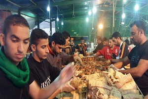پذیرایی با شکوه از زواران امام حسین