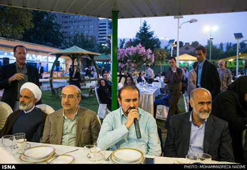 گزارش تصویری از ضیافت افطار محمدرضا عارف